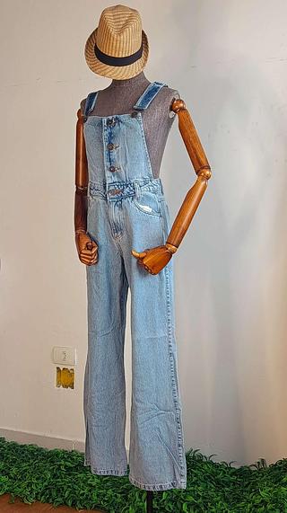 Macacão pouco defeito